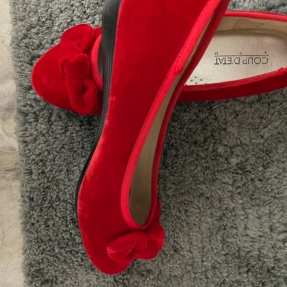 Red Flats - Picture 2 of 3